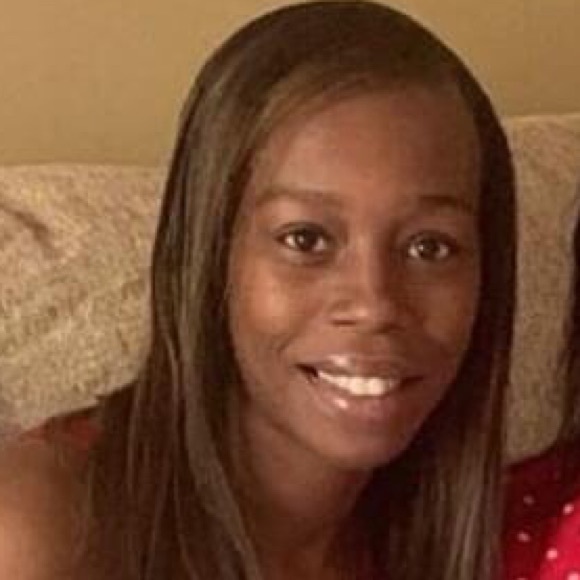 Meet your Posher, Nadege - Picture 1 of 1